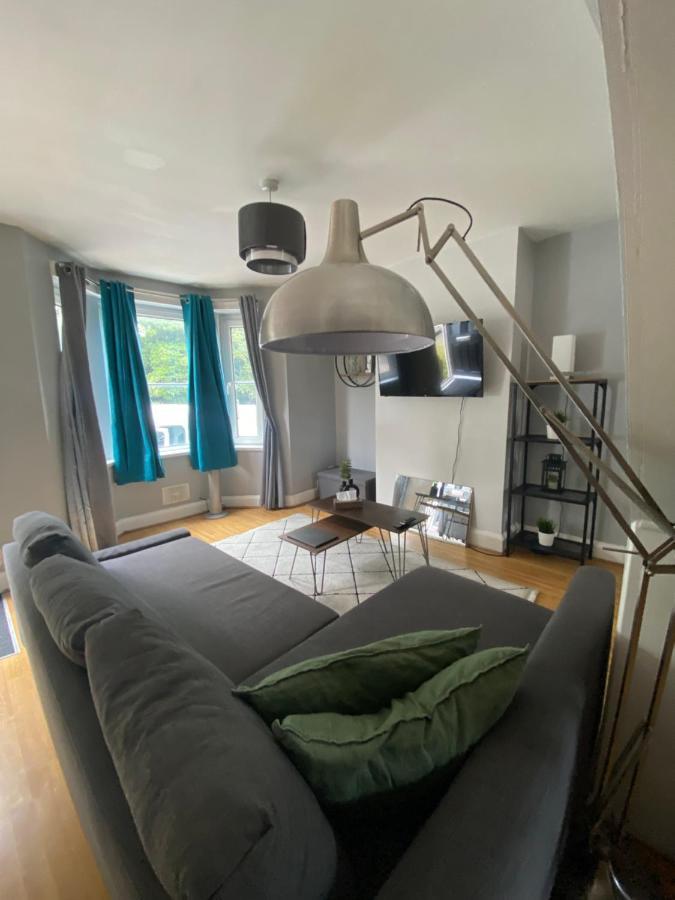 Medway Getaway - 3 Bed Home With Luxury Bathroom Chatham  Eksteriør billede