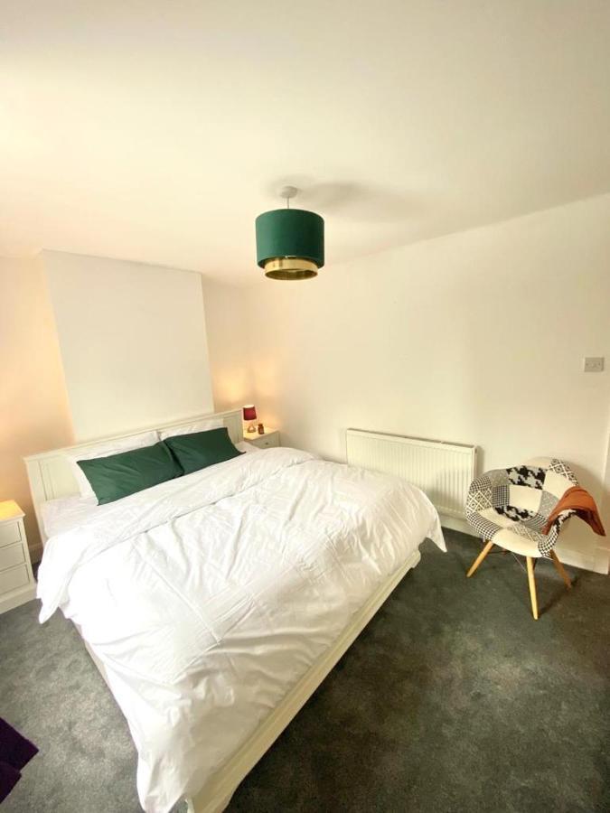 Medway Getaway - 3 Bed Home With Luxury Bathroom Chatham  Eksteriør billede