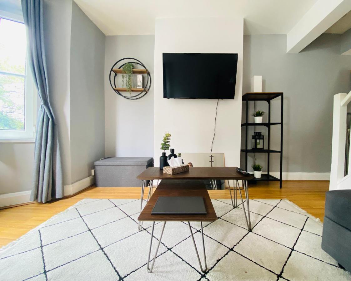 Medway Getaway - 3 Bed Home With Luxury Bathroom Chatham  Eksteriør billede