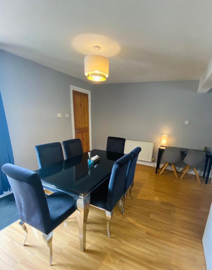 Medway Getaway - 3 Bed Home With Luxury Bathroom Chatham  Eksteriør billede